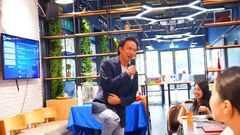 榜样的力量丨云里物里9月份优秀员工&优秀新人表彰大会圆满结束