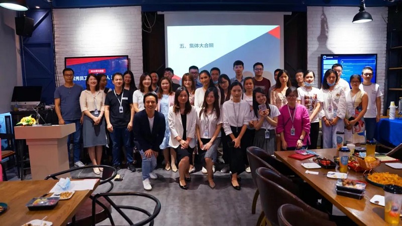 榜样的力量丨云里物里9月份优秀员工&优秀新人表彰大会圆满结束