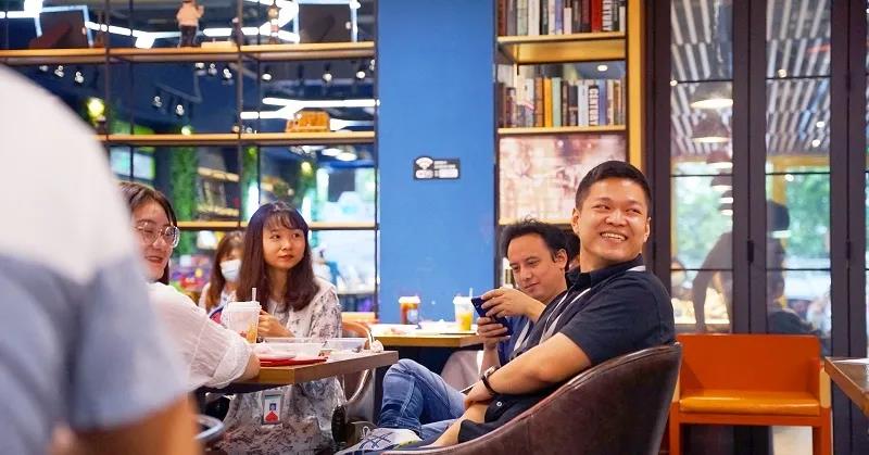 云里物里顺利召开8月份优秀员工&优秀新人表彰大会