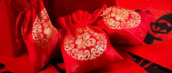 云里物里诚邀全体员工留深过年并送上三重礼