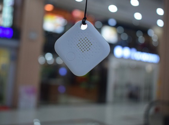 云里物里智能防丢器亮相博览会受青睐