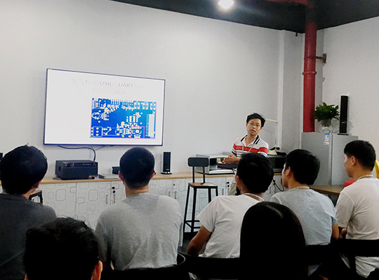 云里物里举办“黑科技”成果发布会